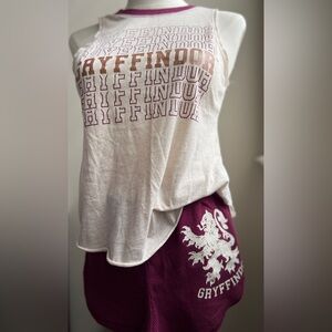 Gryffindor Womens XS Tank Top and Shorts Set 

Smoke Free Pet Free
Like new